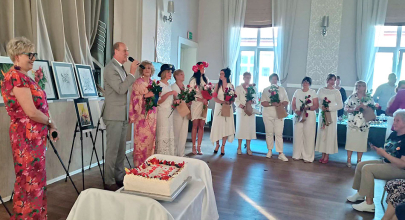 Wernisaż pt. „Kwiaty” Akademii Rysunku i Malarstwa w Gąbinie