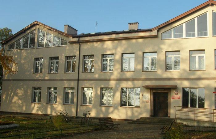 Szkoła Podstawowa im. Obrońców Dobrzykowa z 1939 r. w Dobrzykowie